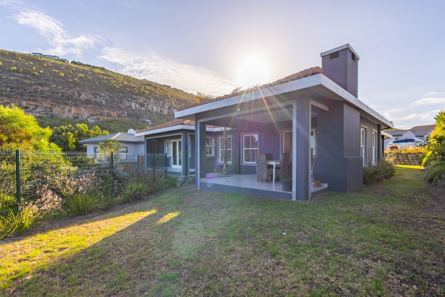 3 Bedroom Property for Sale in Whale Rock Gardens Western Cape